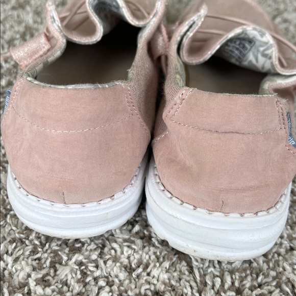 Hey Dude Women's Wendy Lace Up Loafers in Stretch Sparkling Pink - Picture 6 of 10